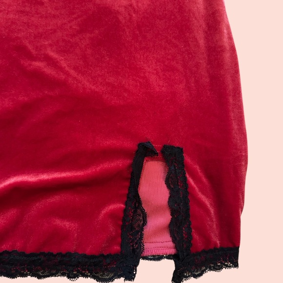 Velvet & Lace Dress - Picture 5 of 5